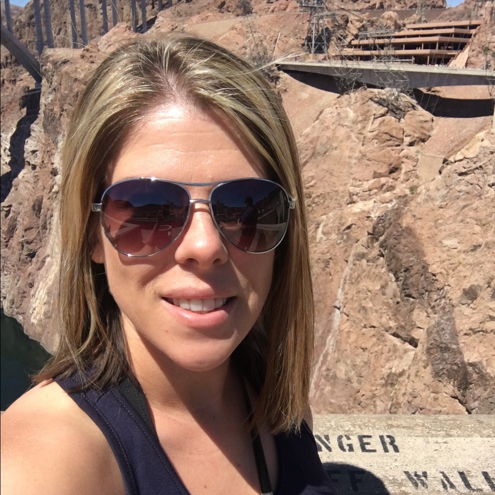 Meet your Posher, Danielle